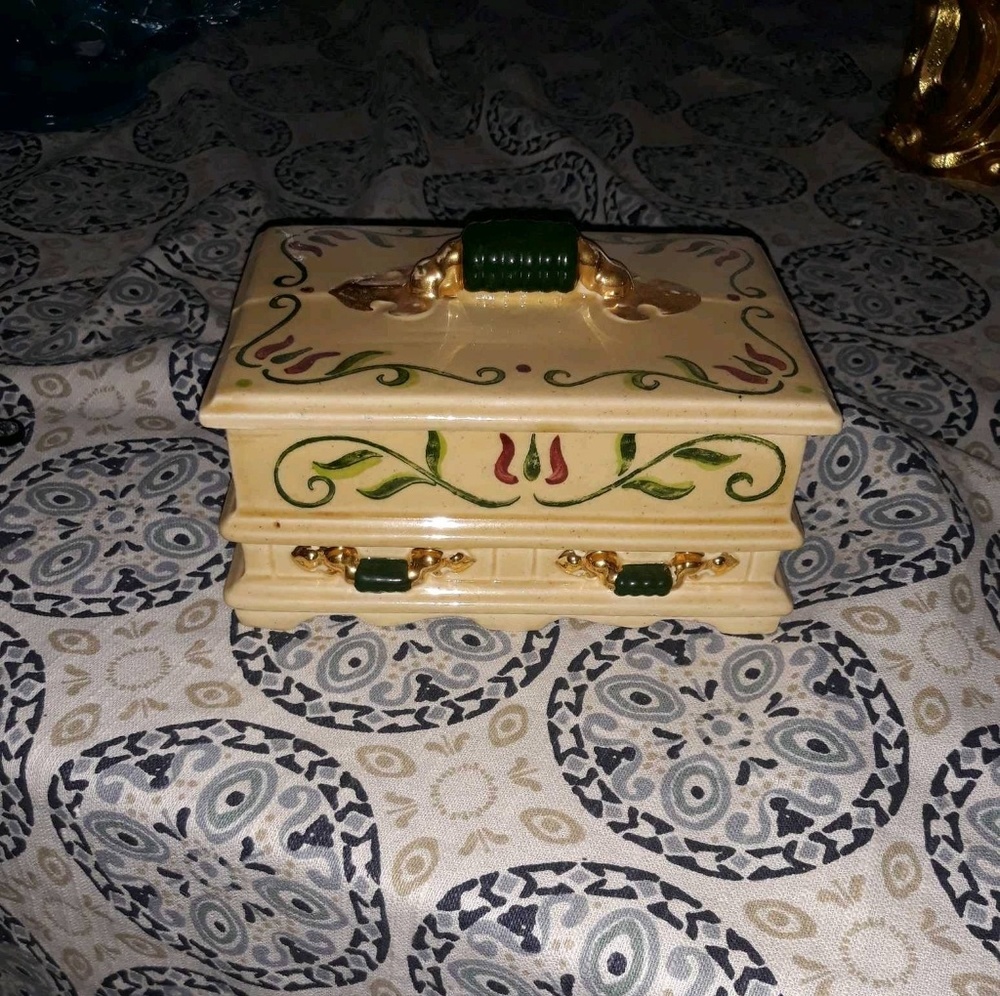 Poppytrail antique jewelry box